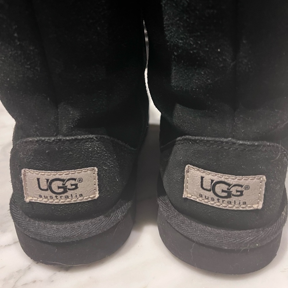 UGG Larynn with Charms Black Suede Boots - Little Girls Size 1 - 1005396K - Picture 3 of 4